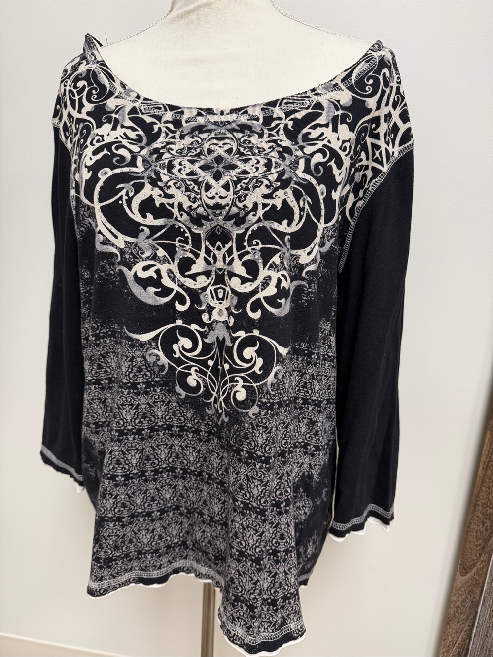 Women's Black Long-Sleeve Tee with Ornamental White Print
